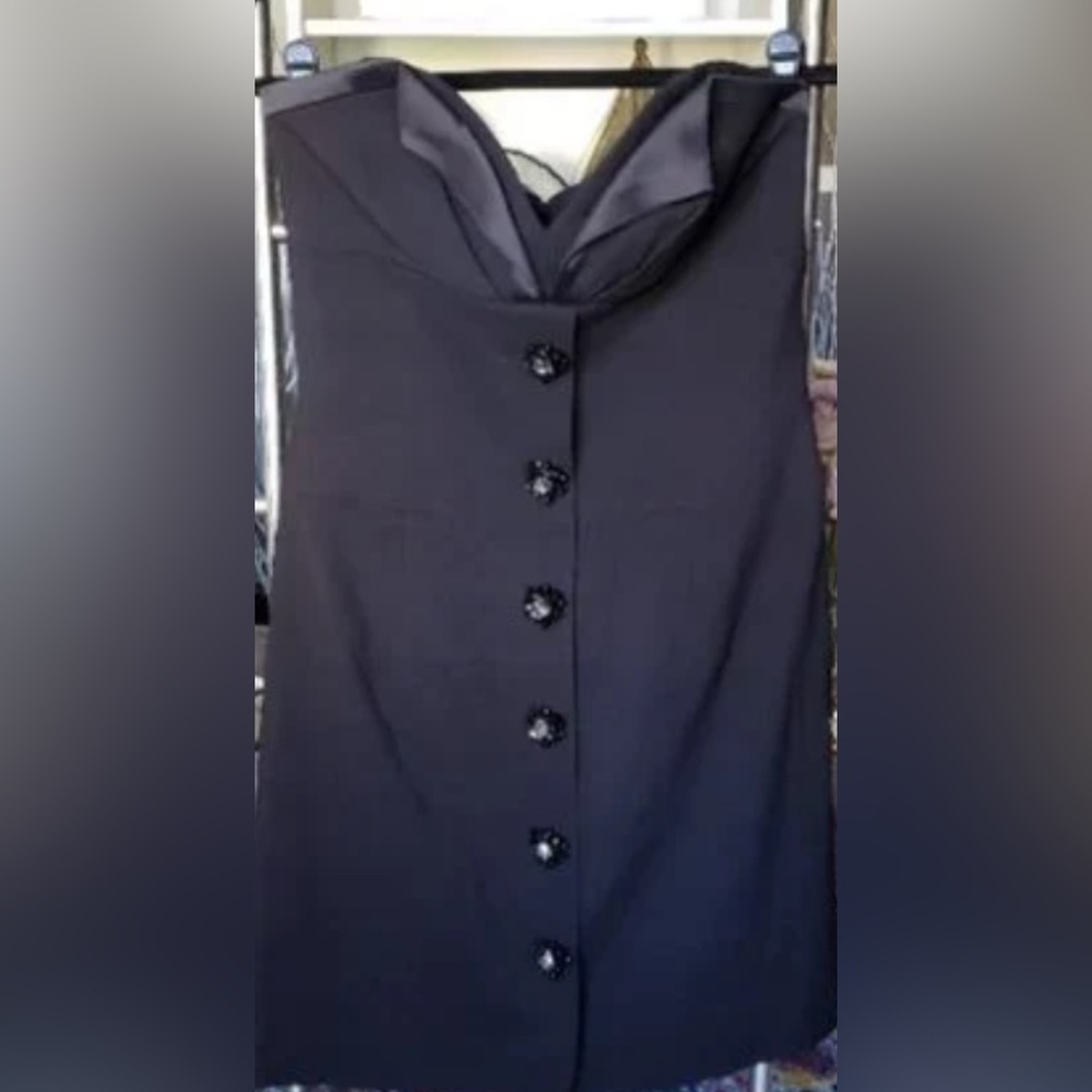 Elegant Kay singer Black Button-Down Dress